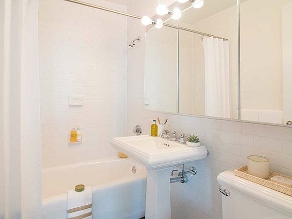 5th image of 101 W End Ave APT 5AA