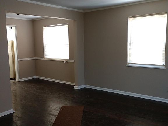 3rd image of 1821 Crest Hill Ave #2