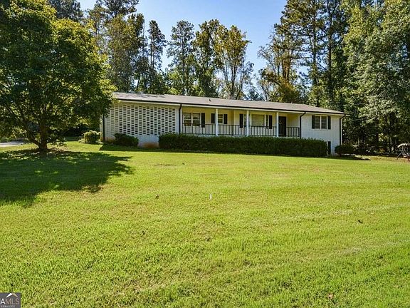 4th image of 3020 Laura Ln