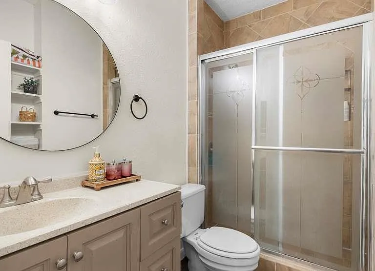 712 W 21st St #203 — Photo 8
