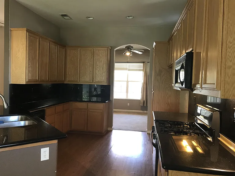 5642 Saxon Way — Photo 3