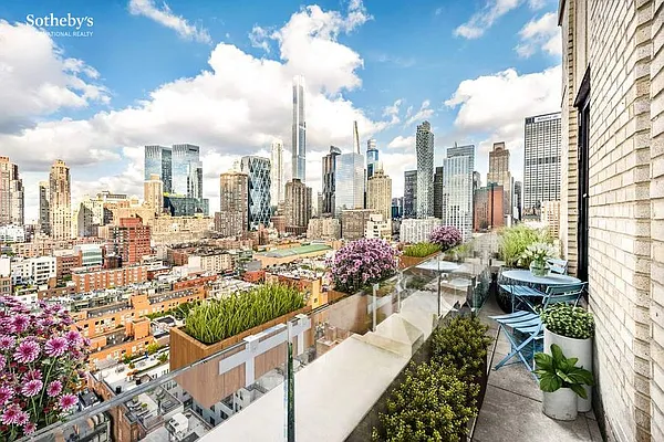 Sold by Sotheby's International Realty | media 4