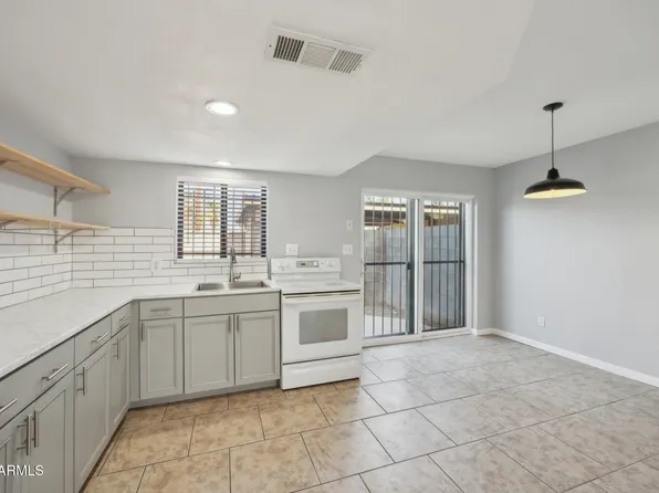 2724 W MCLELLAN Boulevard #116, Phoenix, AZ 85017