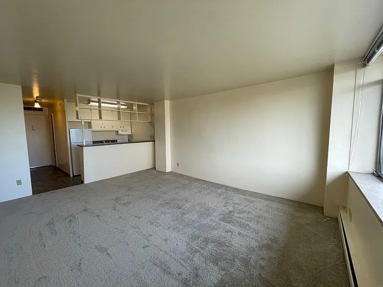 Executive House — Photo 17