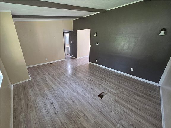 3rd image of 8 Park Ln