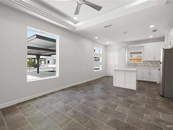 4th image of 1704 W Violet Dr