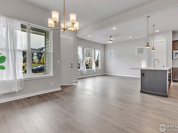 5th image of 16576 Shoshone St