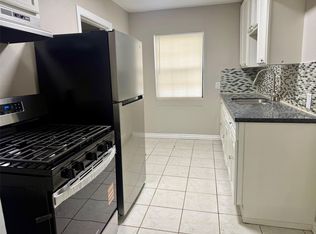 6743 Crestmont St, Houston, TX 77033