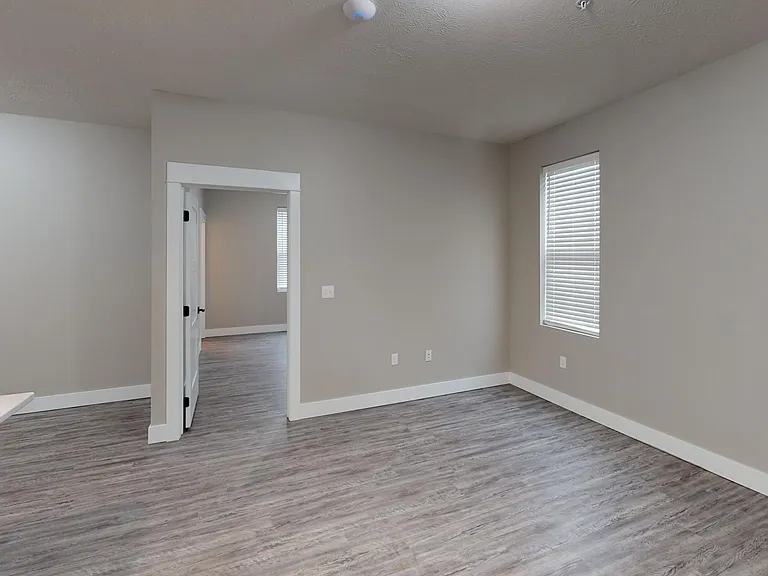 801 W Cedar St — Photo 50