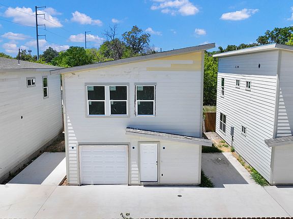 3rd image of 1819 Burnet St