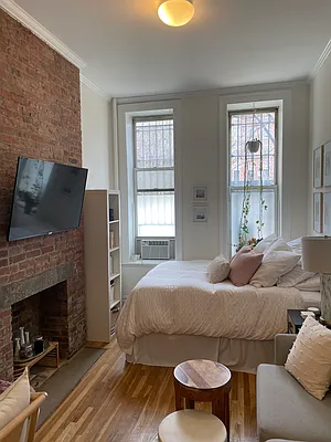 Rented by Bond New York | media 18