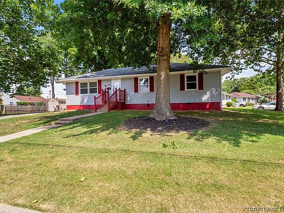 2nd image of 2 Prince Edward Cir
