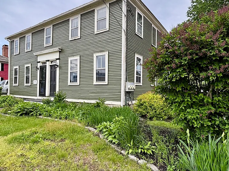 11-13 Elm St #11 — Photo 24