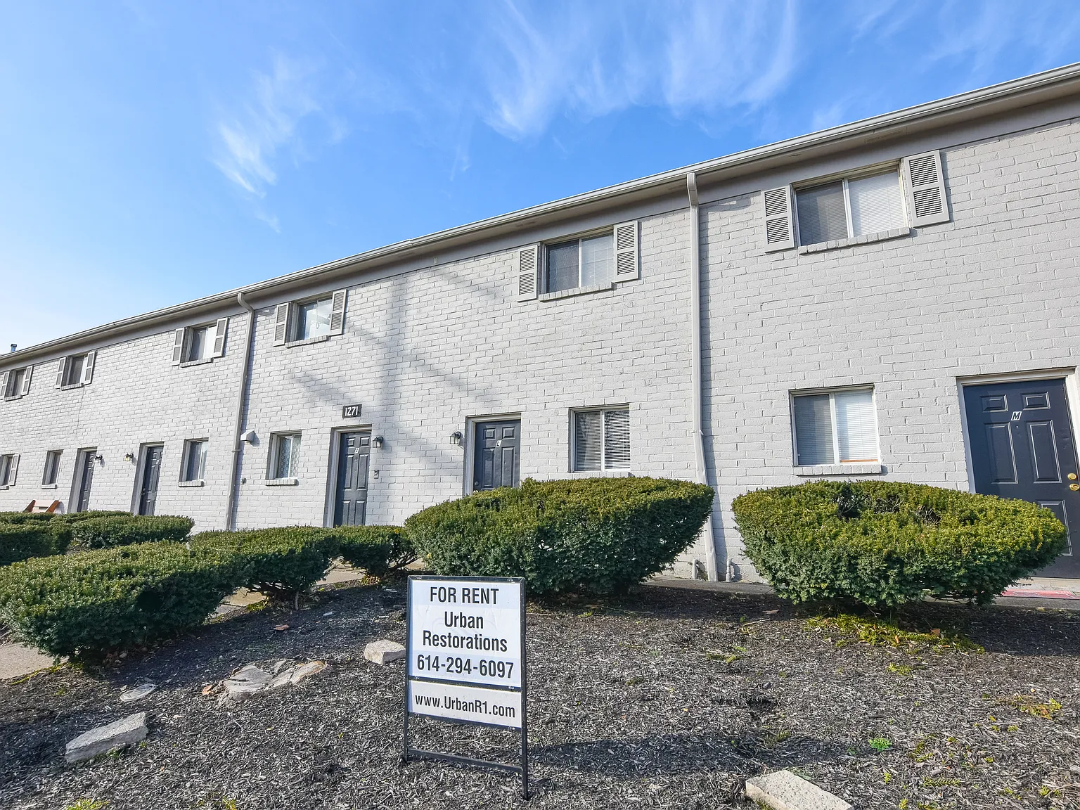 2 bed, 900 sqft, $1,095 — Photo 1