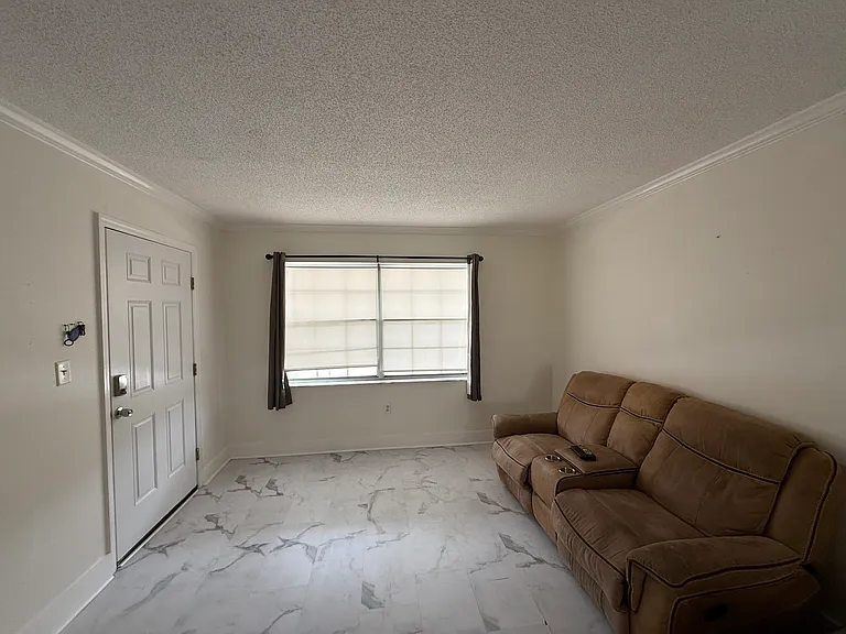 1458 Tamiami Trl #T7 — Photo 26