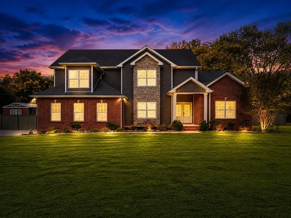 650 Dixie Bee Rd, Clarksville, TN 37043