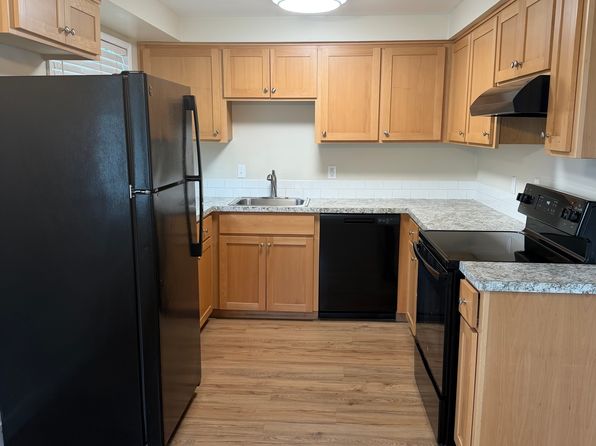 4624 SE Llewellyn St #4624
