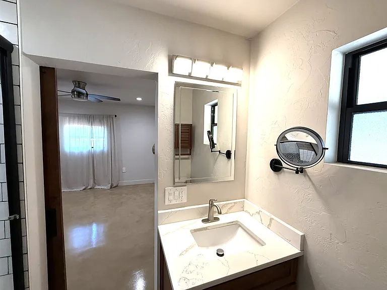 426 S Stratford Dr — Photo 13