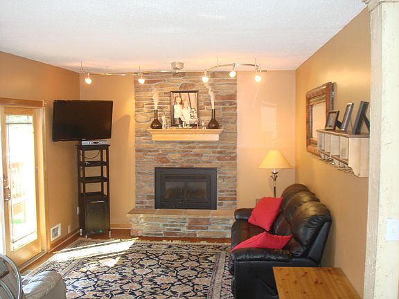 Family room, Gas fireplace