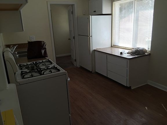 2nd image of 118 E 11th Ave