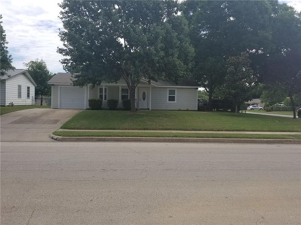 1st image of 800 Aransas Dr