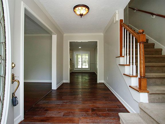 5th image of 681 Stonewall Jackson Dr