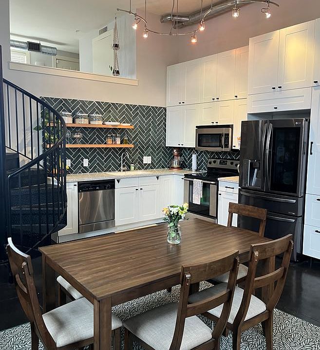 Kitchen and dining area.