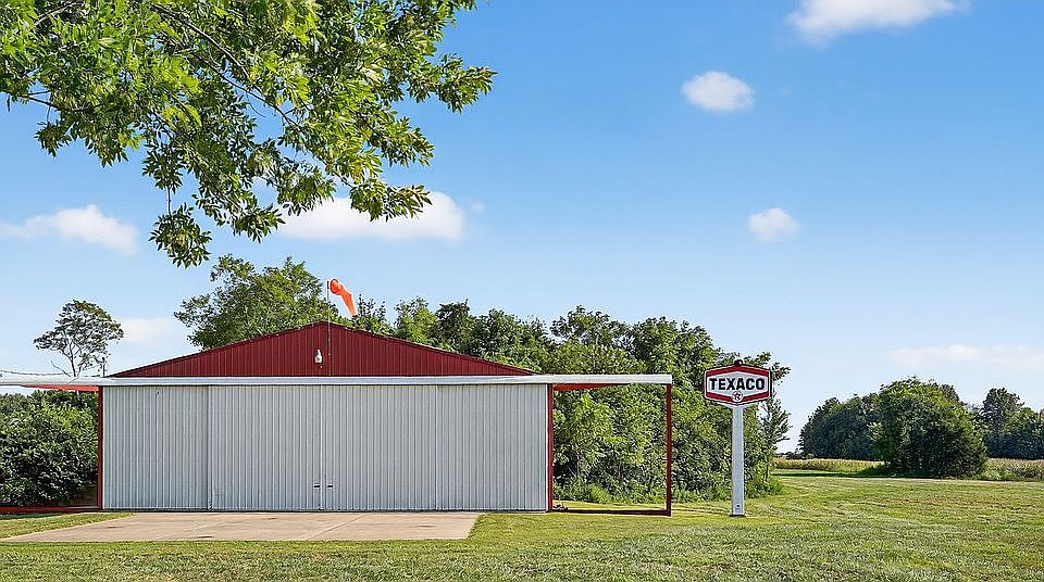 4th image of 6024 Earhart Rd
