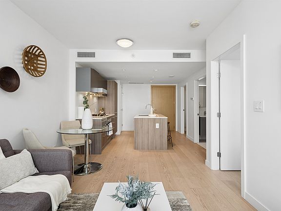5th image of 2220 Kingsway #531