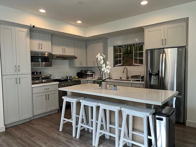 920 Lundy Ln — Photo 8