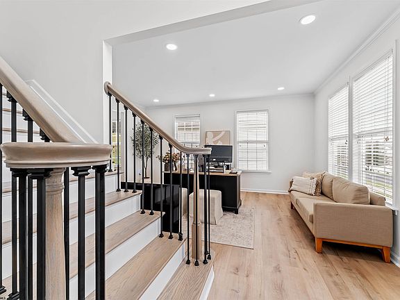 2nd image of 448 Blackberry Ridge Dr