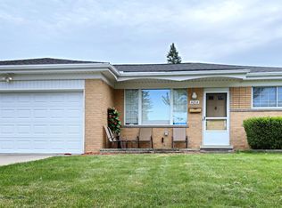 4814 Red Maple Dr, Warren, MI 48092