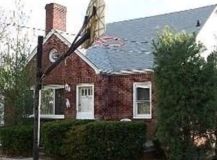 34 Linden Rd, Valley Stream, NY 11580