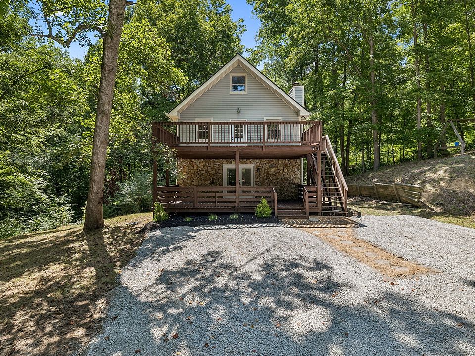 1st image of 1111 Green Valley Dr