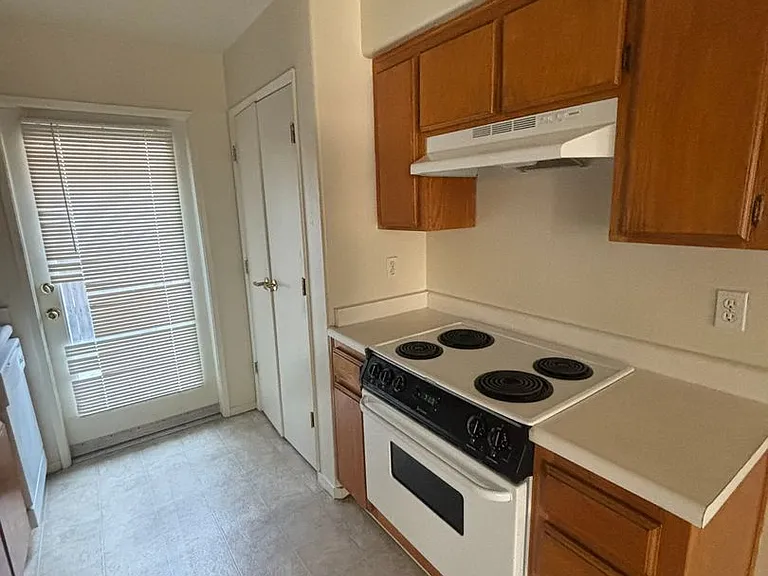 012- 4115 Ardmore Ave — Photo 3
