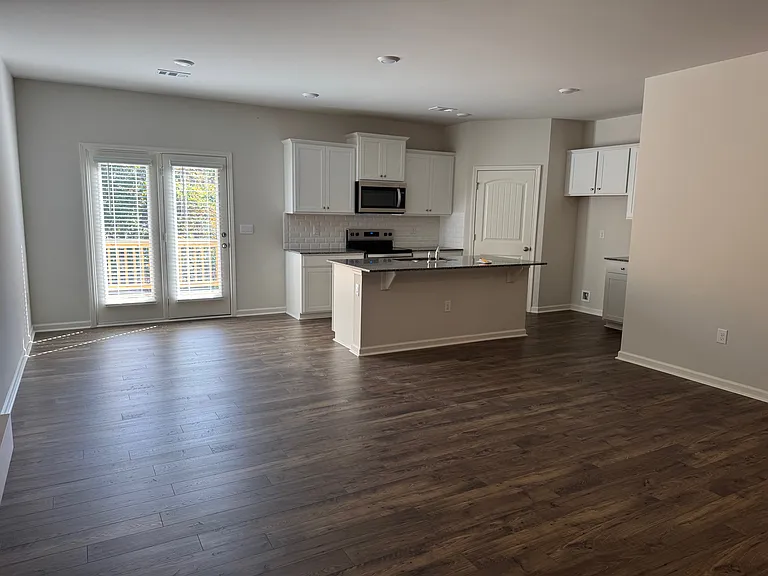 567 Stoneybrook Dr — Photo 8