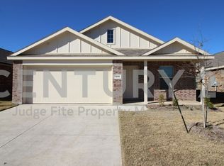 1200 Wildflower St, Ennis, TX 75119