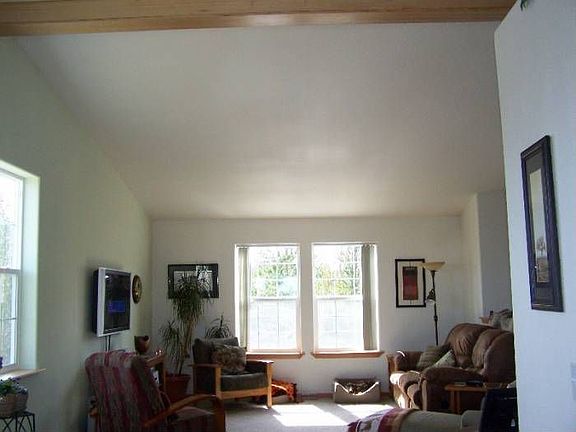 4th image of 811 E Seasons Rd