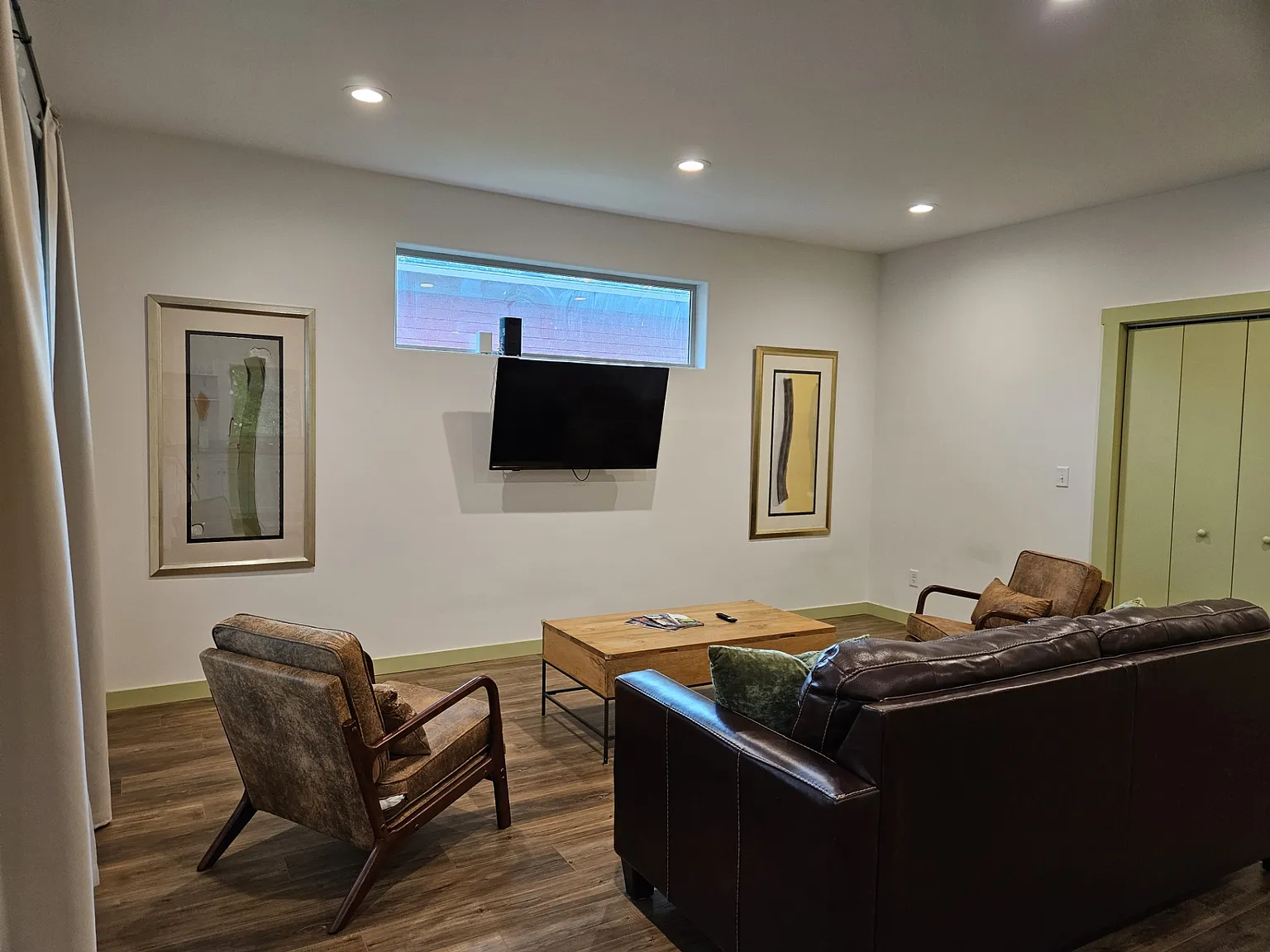 3 bed, 1188 sqft, $3,000 — Photo 1