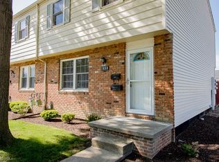 7439 Avon Dr, Mentor, OH 44060