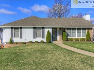1200 N Sioux Ct, Independence, MO 64056