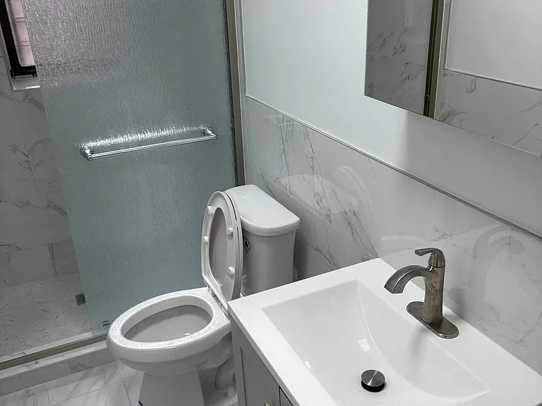 1428 Lexington Ave #3A — Photo 4