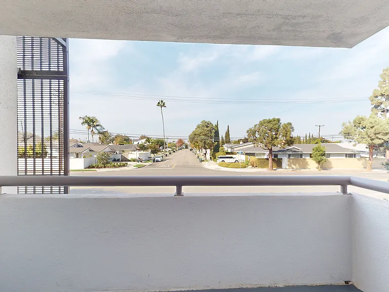 Eight 80 Newport Beach — Photo 111