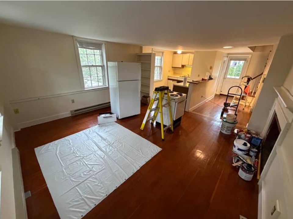 2nd image of 14 New London Rd #4