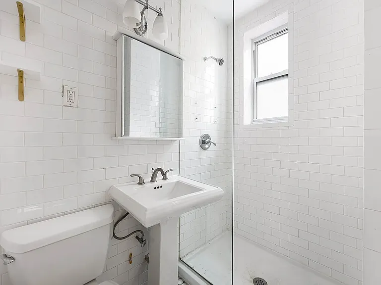 41-40 40th St #C5 — Photo 9