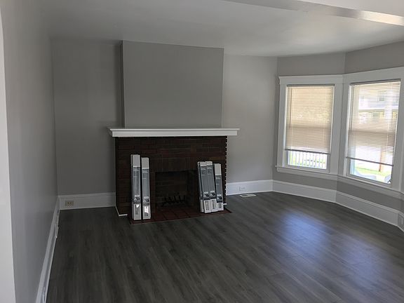 4th image of 1506 Wyandotte Ave