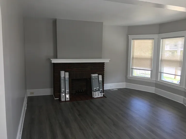 1506 Wyandotte Ave — Photo 4