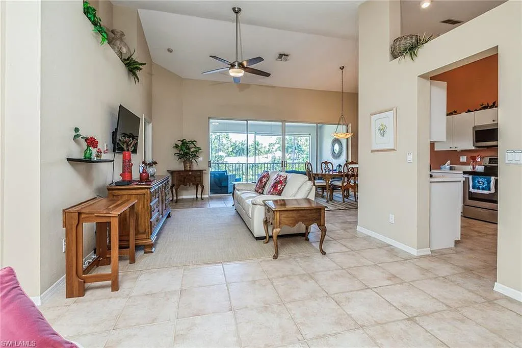 3 bed, 2.0 bath, 1764 sqft, $7,500 — Photo 4