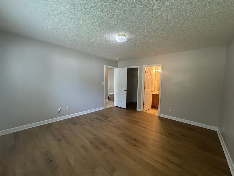 521 River View Dr — Photo 4