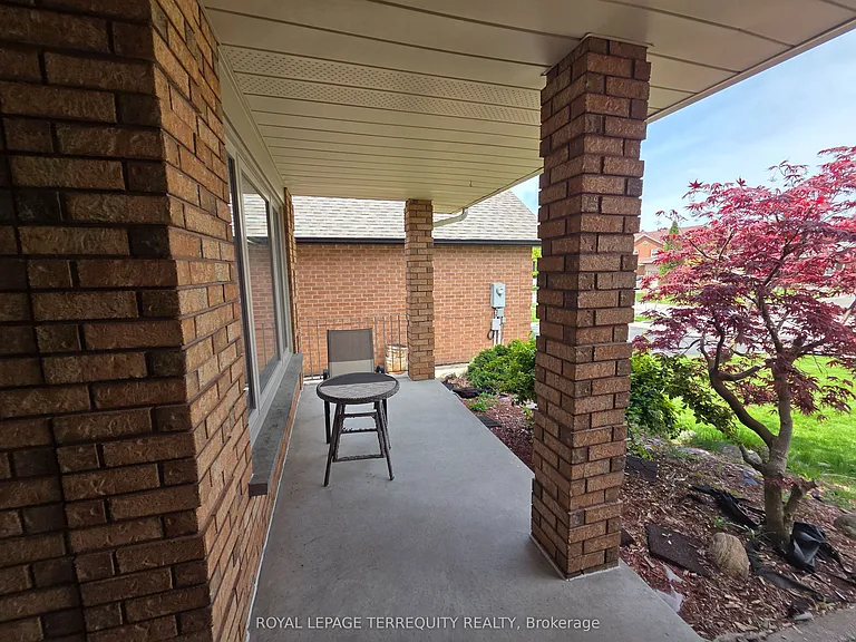 59 Foxhill Dr — Photo 4